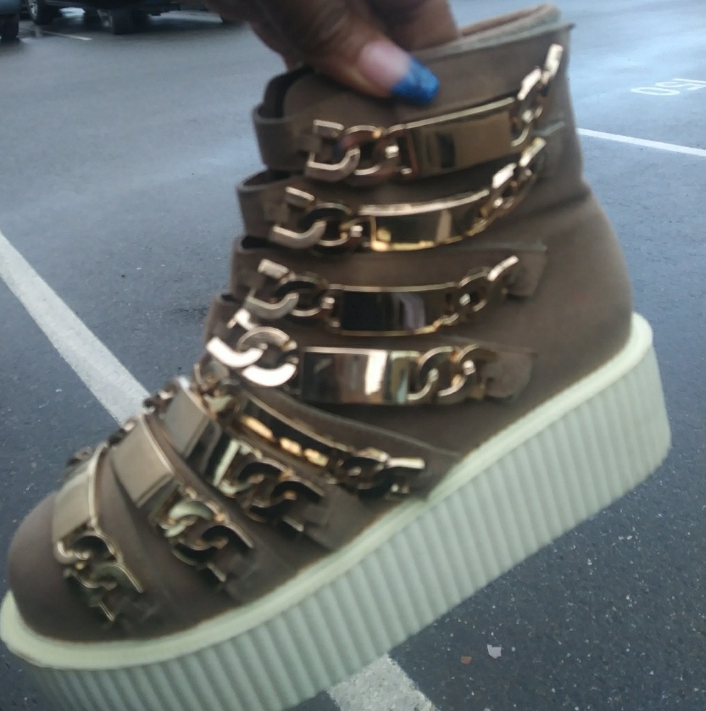 Cute tennis shoes